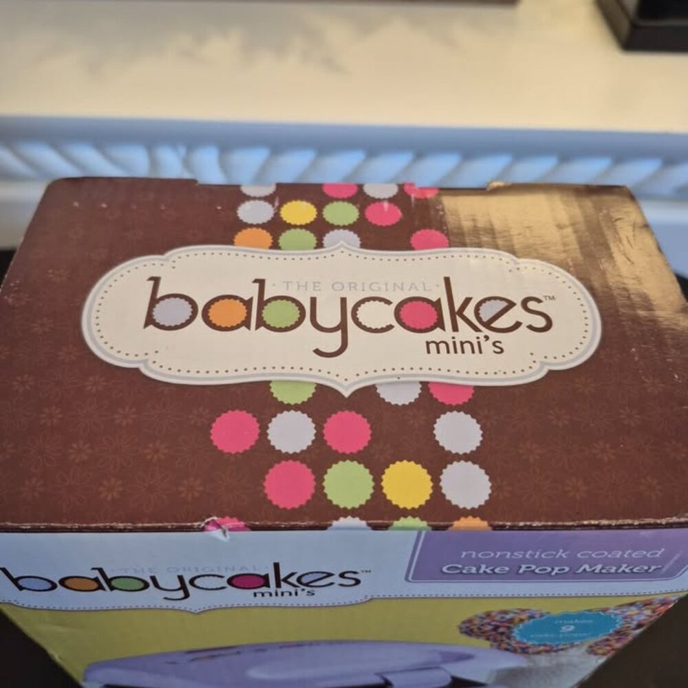 Babycakes Mini Cake Pop Maker – New in Box
